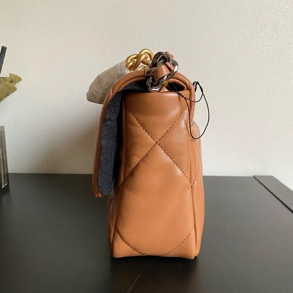 NIB 23C Chanel 19 CC Caramel Quilted Calfskin Leather Flap Bag in Caramel Brown - Picture 5 of 10